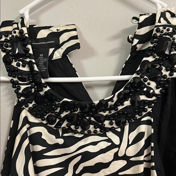 Black and White Zebra Print Dress - Picture 3 of 4